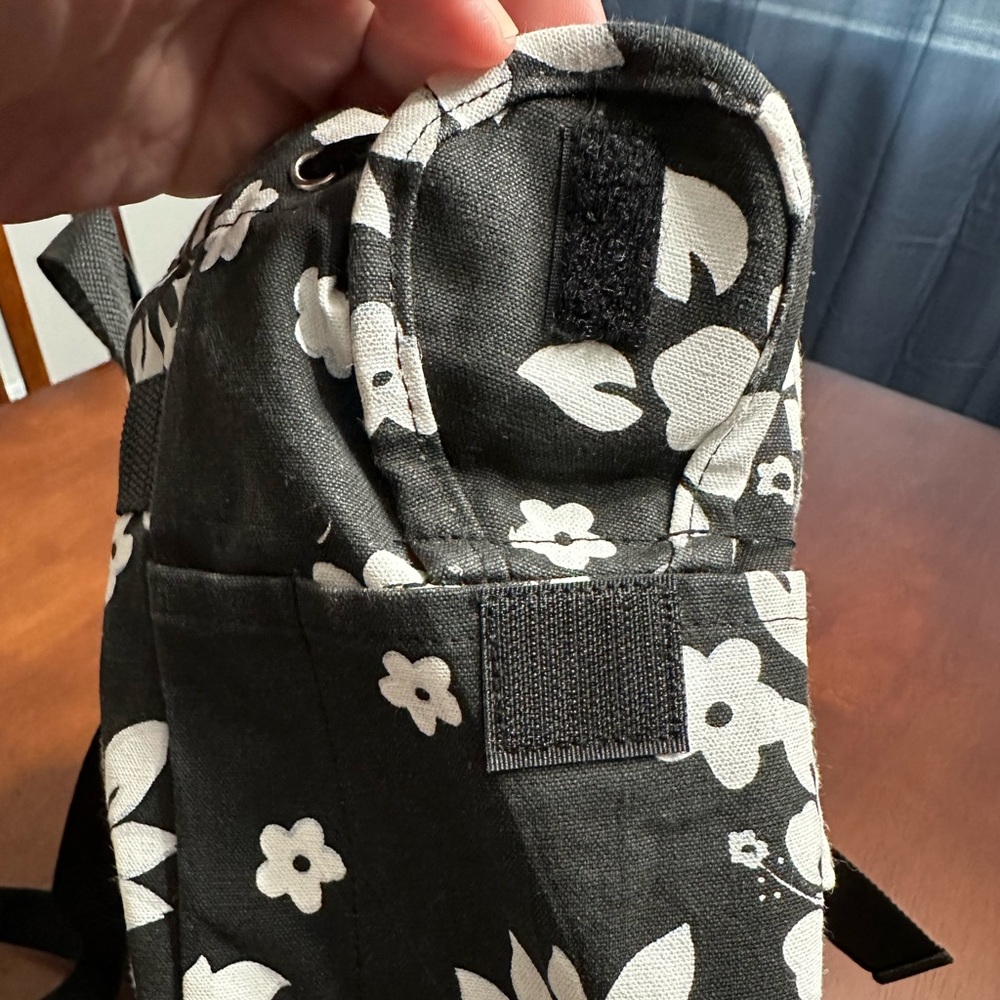 KY’S Hawaii Floral Backpack - Picture 8 of 10
